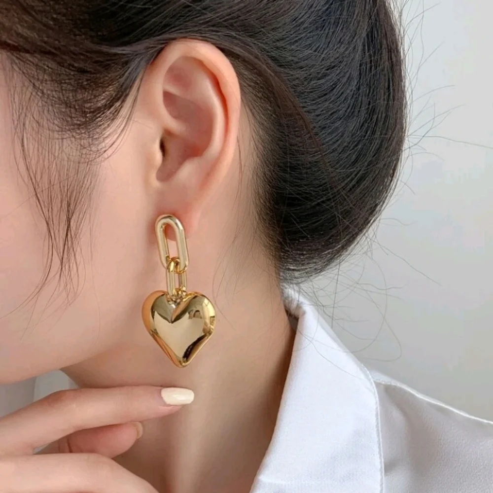 NEW!! Gold Plated Classy Puffy Heart Paperclip Dangle Drop Post Earrings